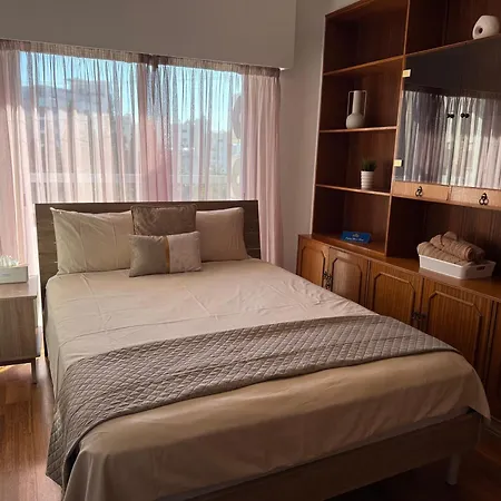 Vibes - 3br Spacious Apartament Larnaca
