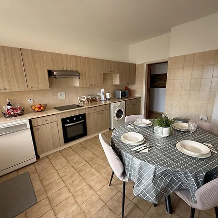 Vibes - 3br Spacious Apartament *